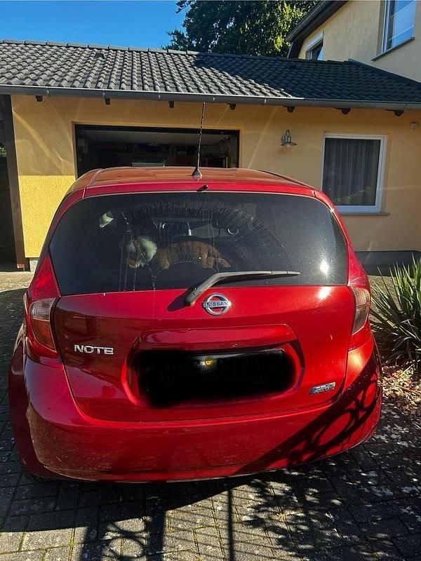Gebraucht Nissan Note Tekna 90 PS (66 kW) 2014 Rot Kleinwagen