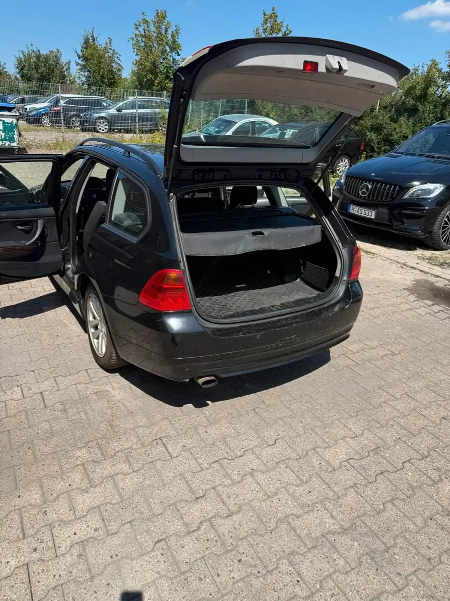 Gebraucht BMW 320 163 PS (119 kW) 2006 Schwarz Kombi