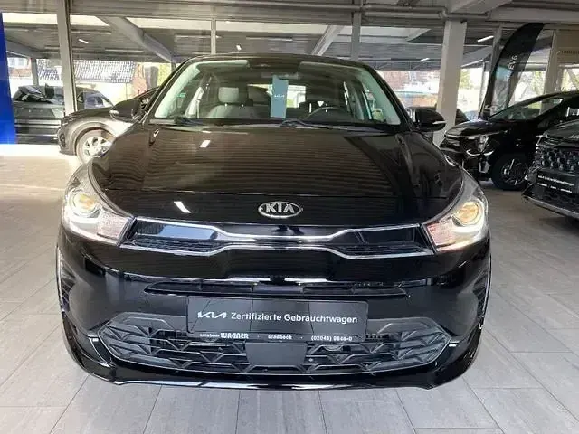 Używany Kia Rio Vision 101 KM (74 kW) 2021 Czarny Hatchback