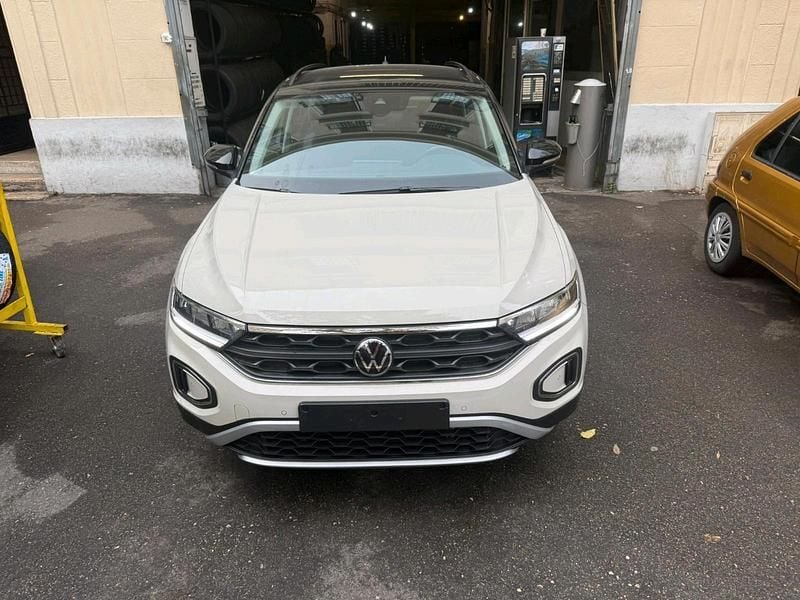Gebraucht 2023 VW T-Roc Life SUV | 19.500 € (Superpreis) - Bild 1/4