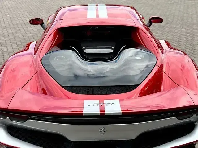 Gebraucht Ferrari 296 830 PS (610 kW) 2022 Rot Coupé