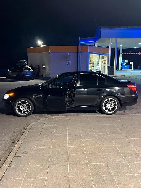 Gebraucht BMW 520 Advantage 177 PS (130 kW) 2009 Schwarz Limousine