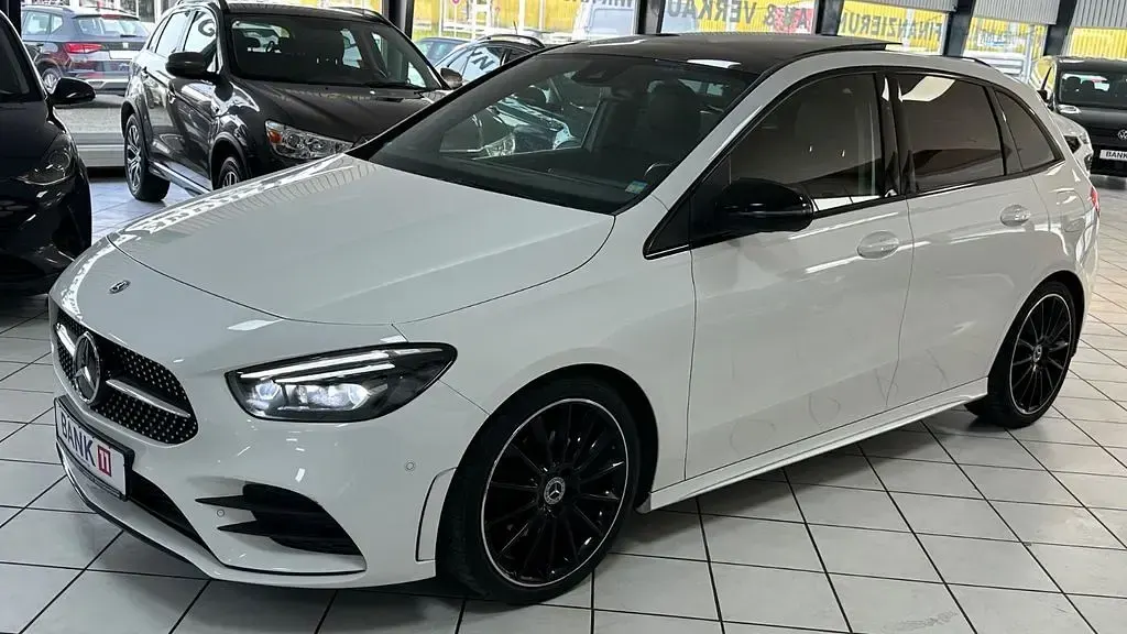 Gebraucht Mercedes B200 AMG line 163 PS (119 kW) 2019 Weiß Kleinwagen