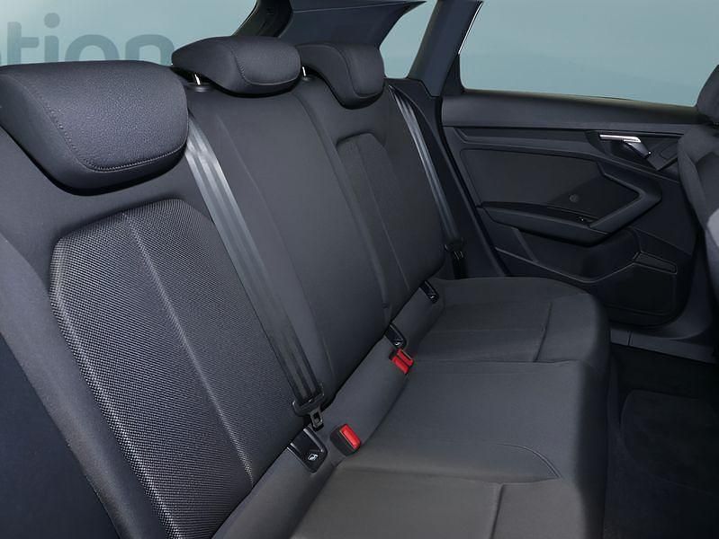 Gebraucht Audi A3 Sportback e-tron 204 PS (150 kW) 2022 Weiß Kleinwagen