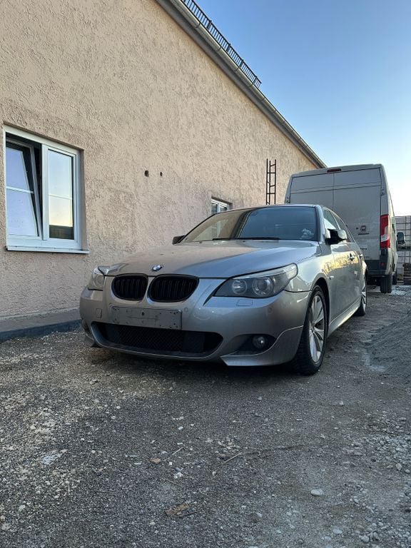 Silber Gebraucht 2006 BMW 530 M Sport Limousine | 5.000 € (Superpreis) - Bild 1/4