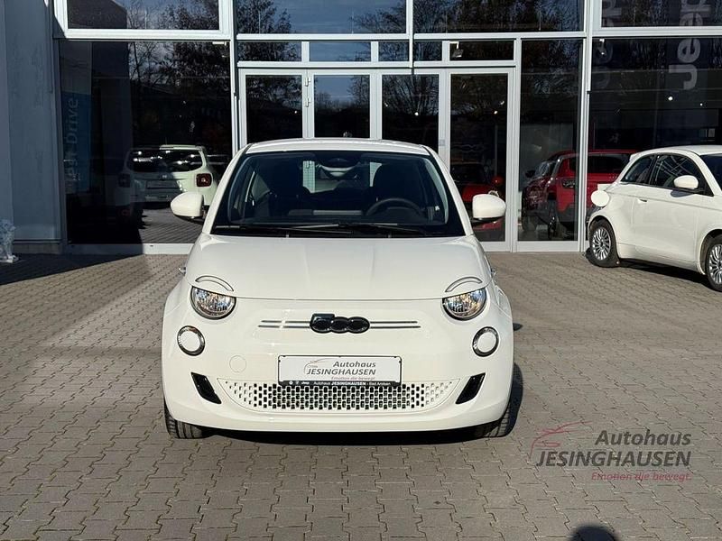 Gebraucht Fiat 500e 86 kW (118 PS) 2023 Arktis weiß) (weiss Kleinwagen
