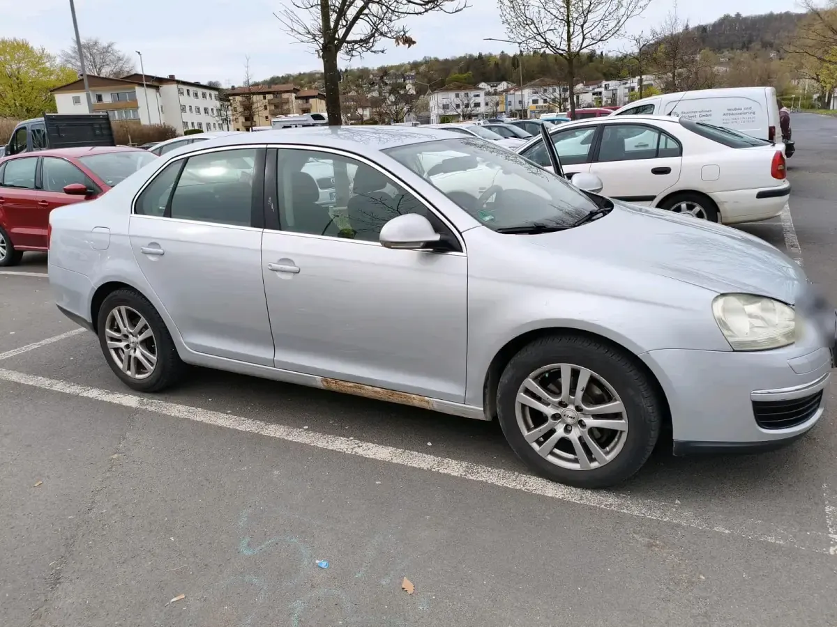 Gebraucht VW Jetta 102 PS (75 kW) 2007 Silber Limousine