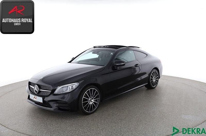 Schwarz (metallic) Gebraucht 2022 Mercedes C300 AMG Coupé | 40.780 € (Superpreis) - Bild 1/4