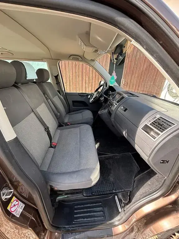 Gebraucht VW Caravelle 140 PS (102 kW) 2012 Braun Van