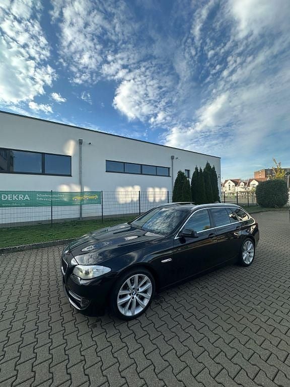 Schwarz Gebraucht 2013 BMW 530 Performance Kombi | 13.500 € (Etwas zu teuer) - Bild 1/4