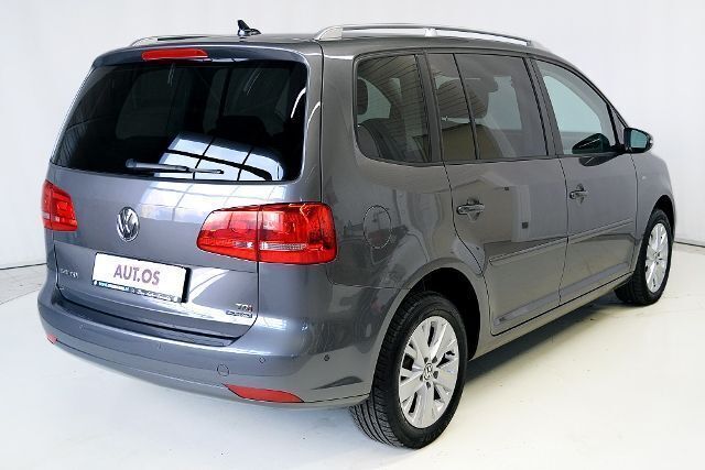 Gebraucht VW Touran Life 105 PS (77 kW) 2013 Grau metallic Van / Kleinbus