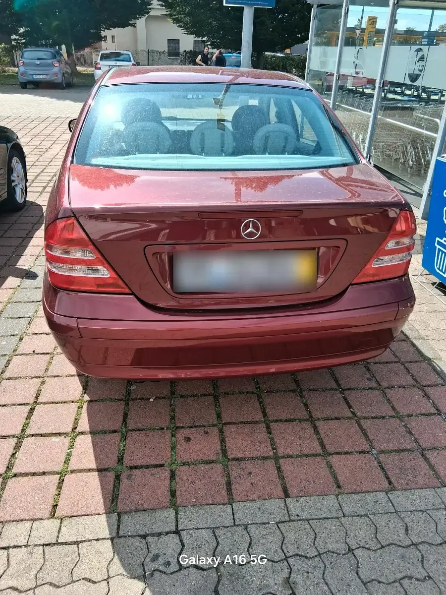 Gebraucht Mercedes C180 143 PS (105 kW) 2003 Rot Limousine