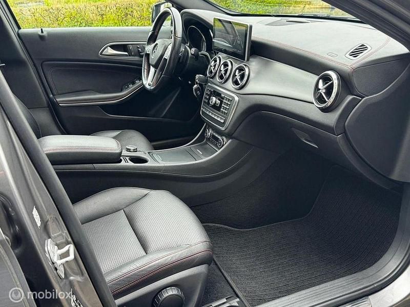Gebraucht Mercedes GLA250 211 PS (155 kW) 2014 Grau SUV