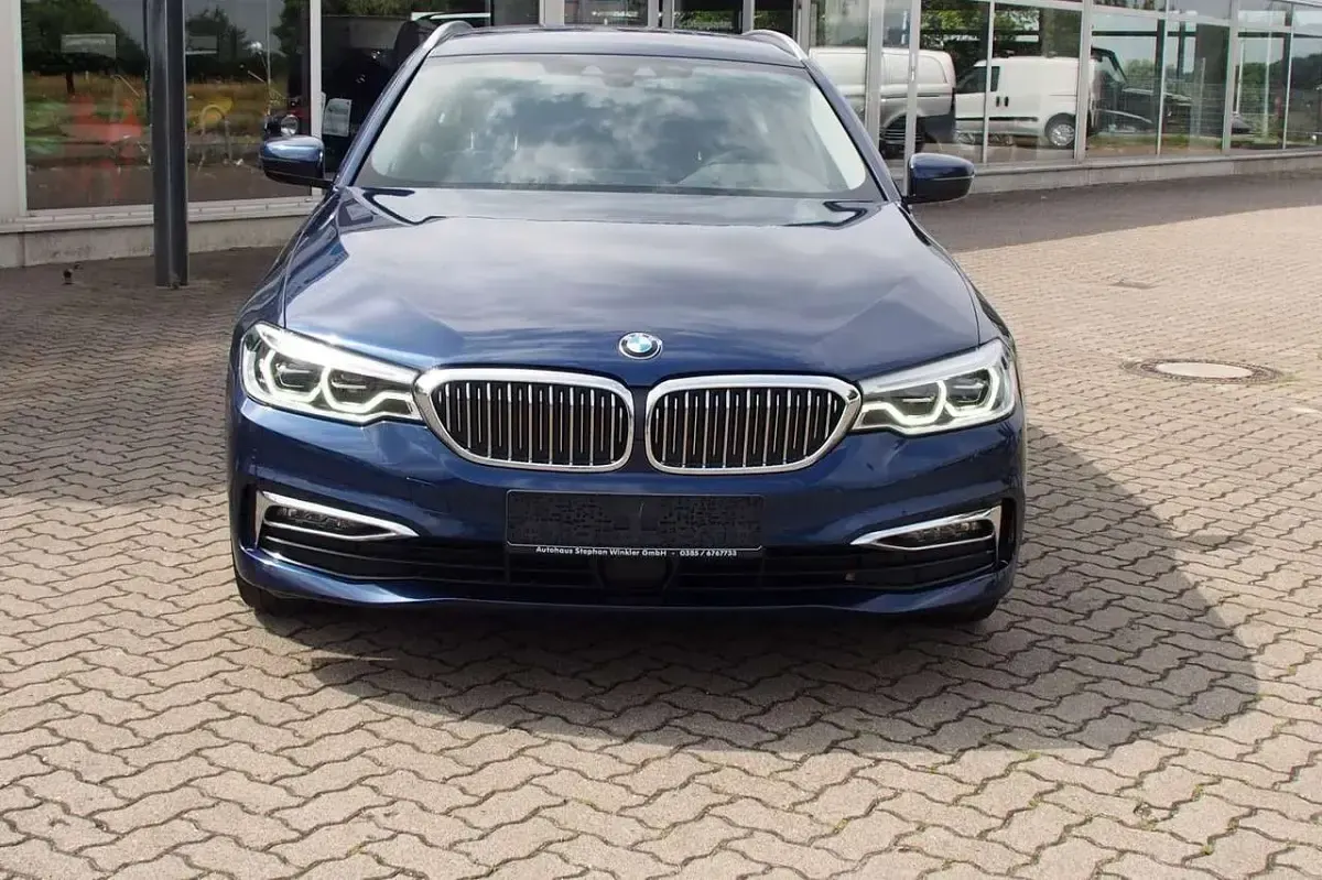 Gebraucht BMW 520 Luxury Line 190 PS (139 kW) 2019 Blau Kombi
