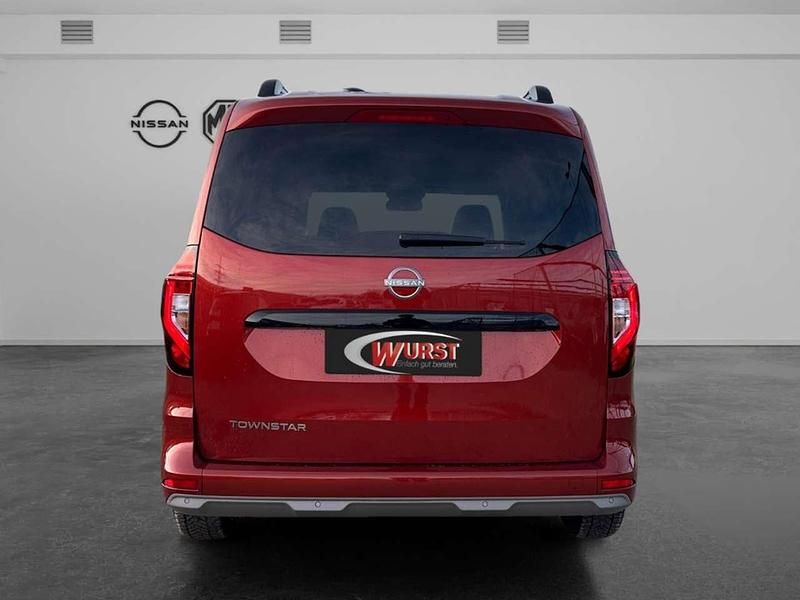 Neu Nissan Townstar Tekna 131 PS (96 kW) 2025 Orange Kombi