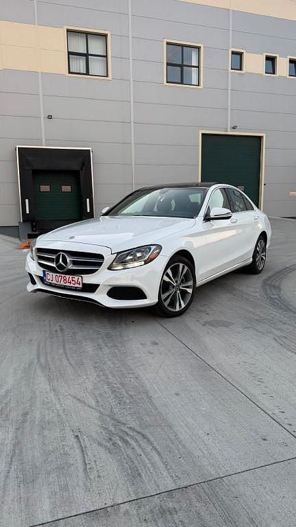 Weiß Gebraucht 2018 Mercedes C300 Limousine | 25.900 € (Guter Preis) - Bild 1/4