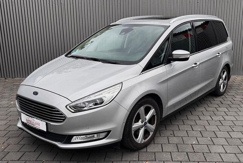 Silber Gebraucht 2015 Ford Galaxy Titanium Van / Kleinbus | 10.900 € (Fairer Preis) - Bild 1/4