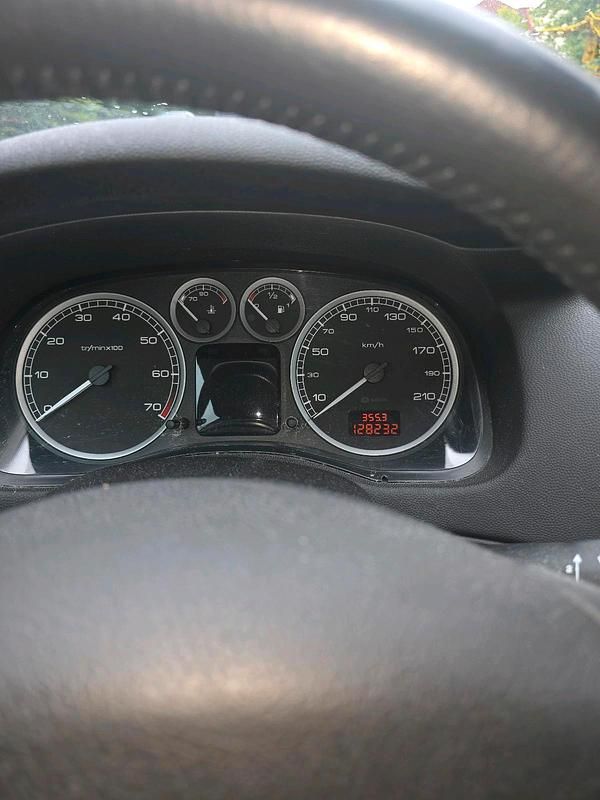 Blau Gebraucht 2003 Peugeot 307 Kleinwagen | 3.600 € - Bild 1/4