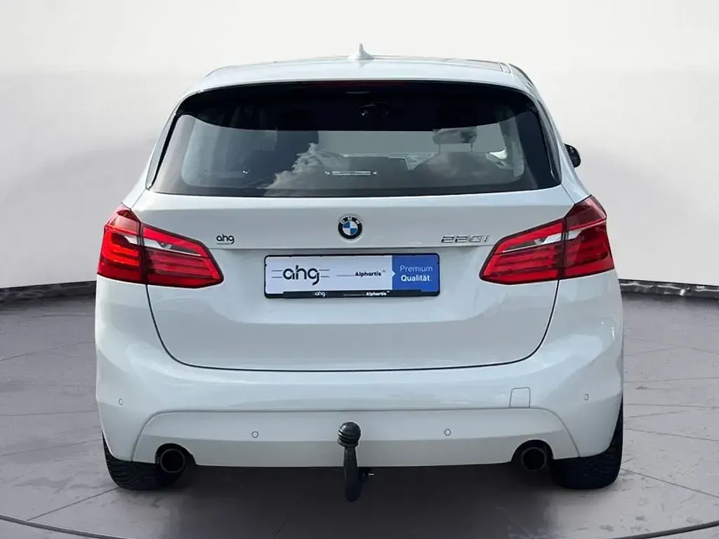 Gebraucht BMW 220 Active Tourer Advantage 192 PS (141 kW) 2016 Weiß Van / Kleinbus