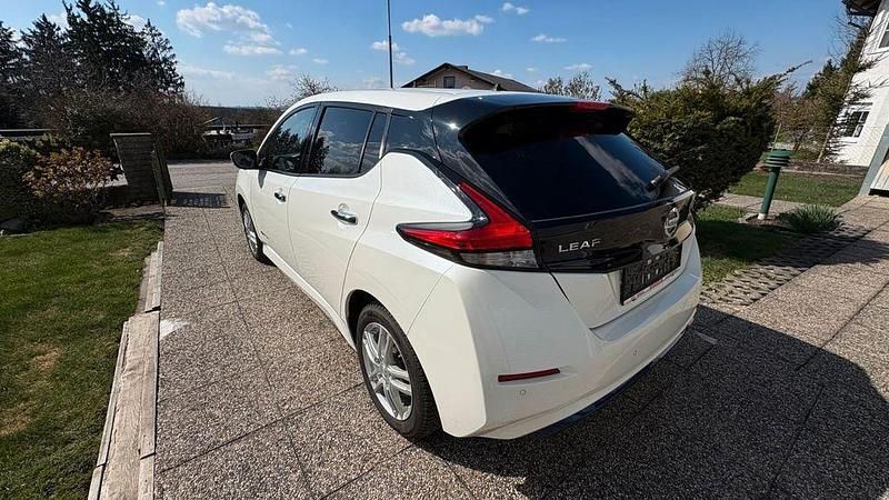 Gebraucht Nissan Leaf Tekna 160 kW (218 PS) 2019 Weiß Kleinwagen