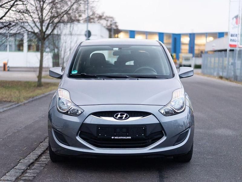 Gebraucht Hyundai ix20 Edition 90 PS (66 kW) 2014 Silber Kleinwagen