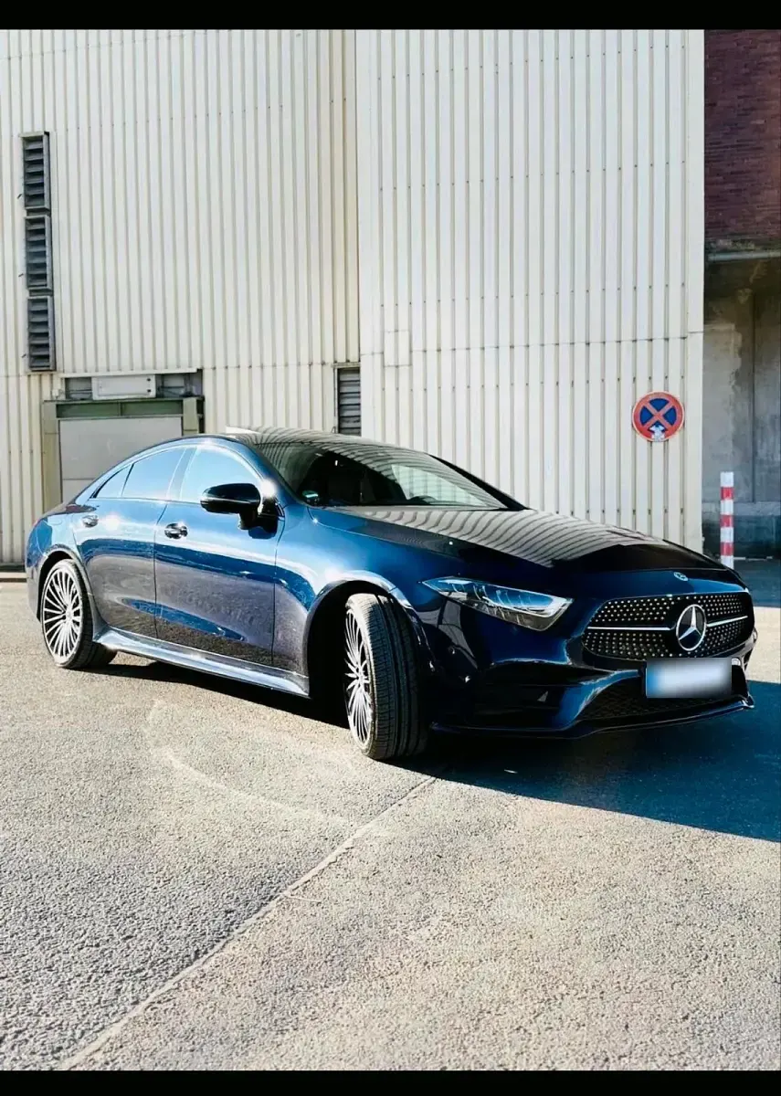 Gebraucht Mercedes CLS300 AMG line 245 PS (180 kW) 2019 Blau Coupé