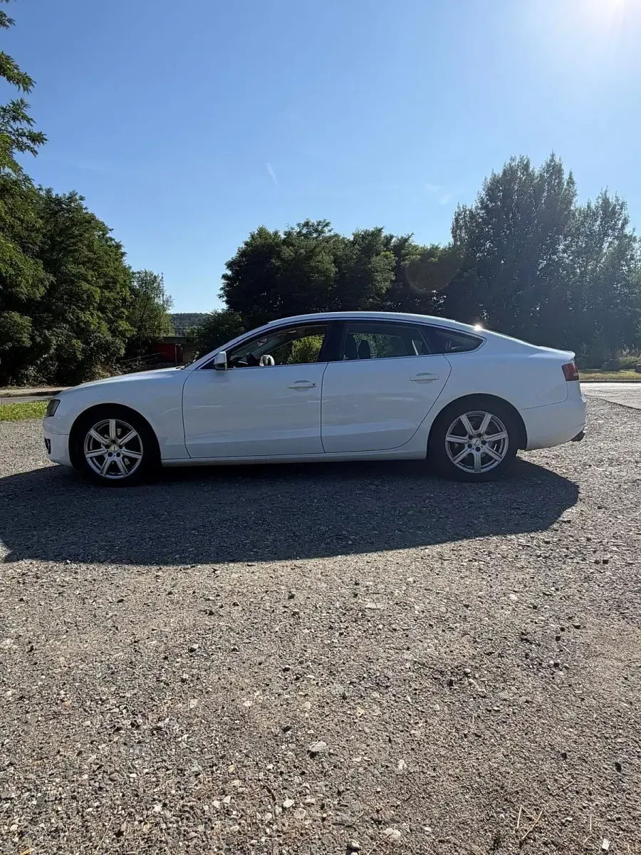 Gebraucht Audi A5 Sportback 179 PS (131 kW) 2011 Weiß Kleinwagen