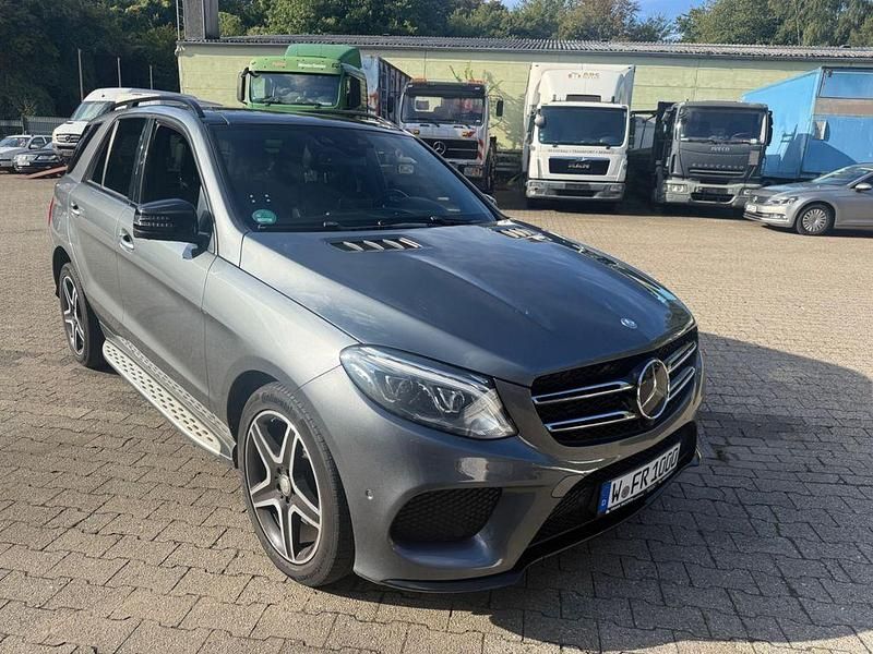 Grau Gebraucht 2017 Mercedes GLE350 AMG SUV | 29.780 € (Guter Preis) - Bild 1/4