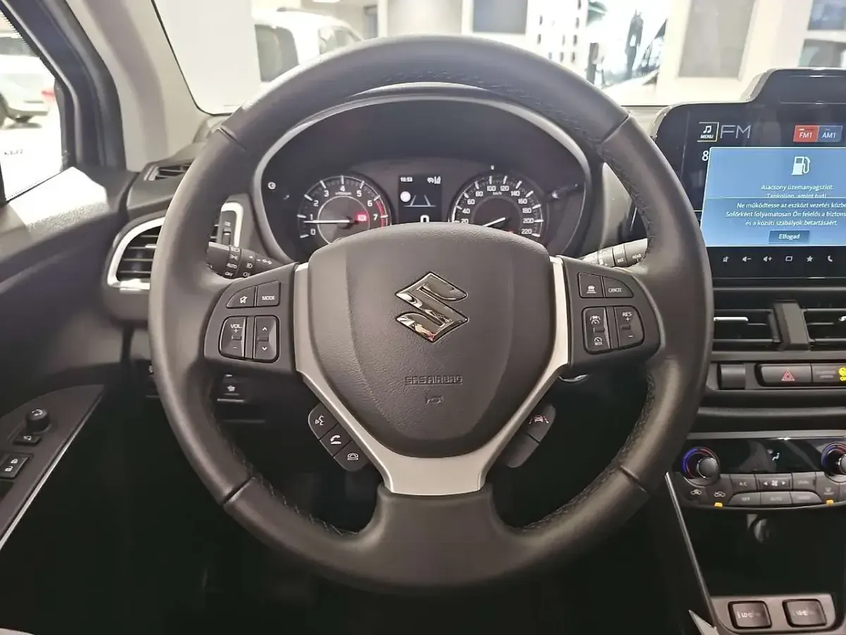 Gebraucht Suzuki SX4 S-Cross Comfort 129 PS (94 kW) 2025 Schwarz SUV