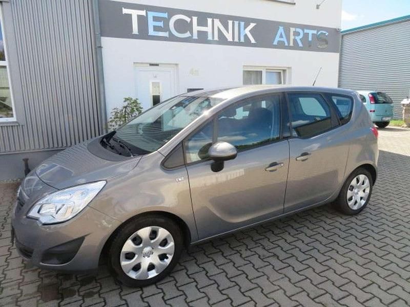 Beige Gebraucht 2012 Opel Meriva Van / Kleinbus | 6.999 € (Etwas zu teuer) - Bild 1/4