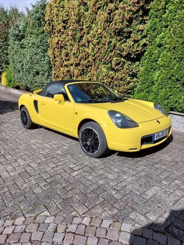 Gelb Gebraucht 2001 Toyota MR2 Cabrio | 6.500 € (Etwas zu teuer) - Bild 1/4