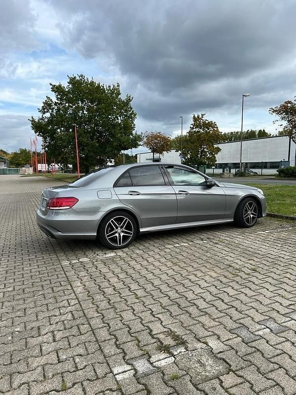 Silber Gebraucht 2014 Mercedes E350 AMG Limousine | 24.000 € (Teuer) - Bild 1/4