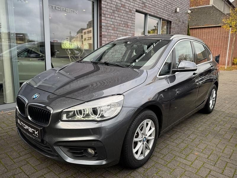 Grau Gebraucht 2016 BMW 218 Active Tourer Advantage Van / Kleinbus | 12.900 € (Fairer Preis) - Bild 1/4