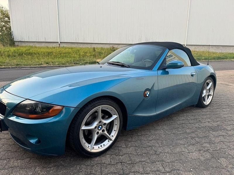 Malediven blau ii Gebraucht 2003 BMW Z4 Performance Cabrio | 9.990 € (Superpreis) - Bild 1/4
