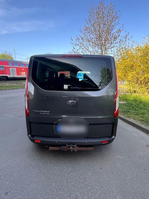 Gebraucht Ford Tourneo 170 PS (125 kW) 2016 Grau Van / Kleinbus