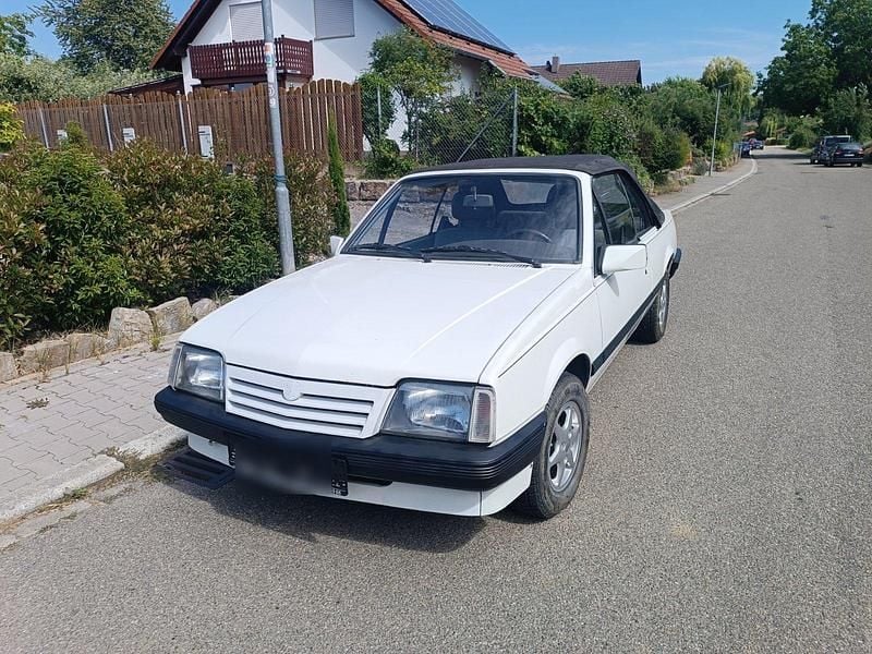 Weiß Gebraucht 1985 Opel Ascona Cabrio | 3.499 € - Bild 1/4