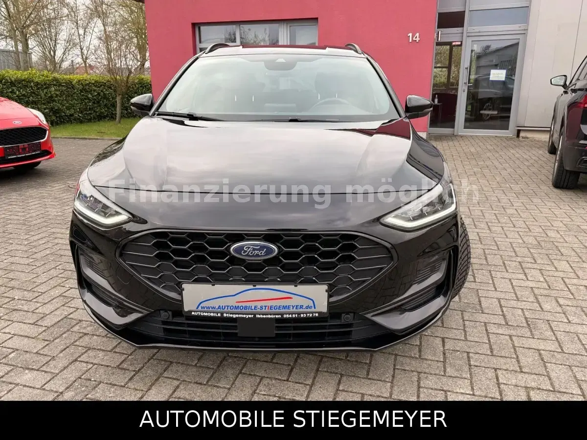 Używany Ford Focus ST-Line 125 KM (91 kW) 2023 Czarny Kombi