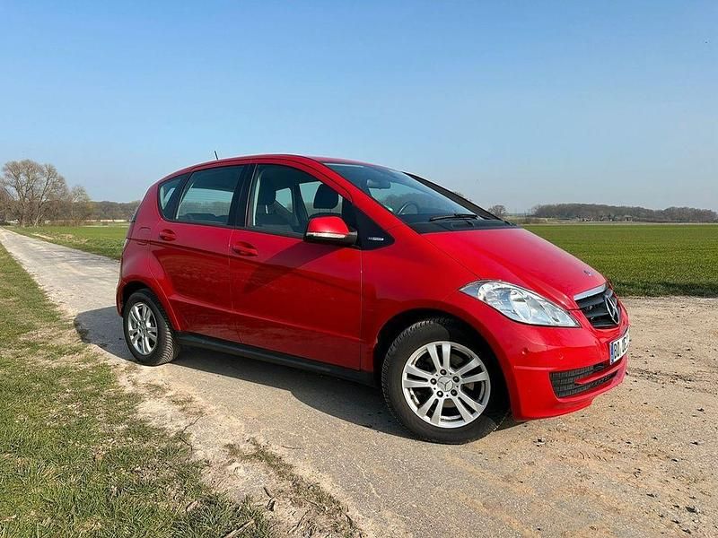 Gebraucht Mercedes A160 95 PS (69 kW) 2009 Rot Van / Kleinbus