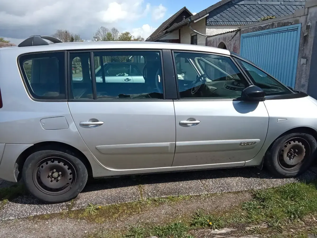 Gebraucht Renault Espace 139 PS (102 kW) 2010 Grau Van / Kleinbus