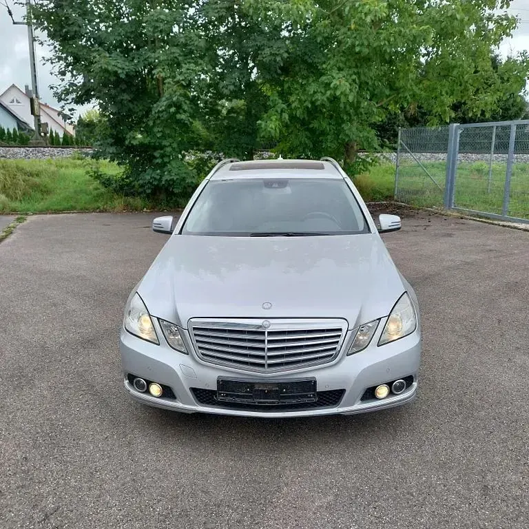 Gebraucht Mercedes E220 170 PS (125 kW) 2011 Silber Kombi