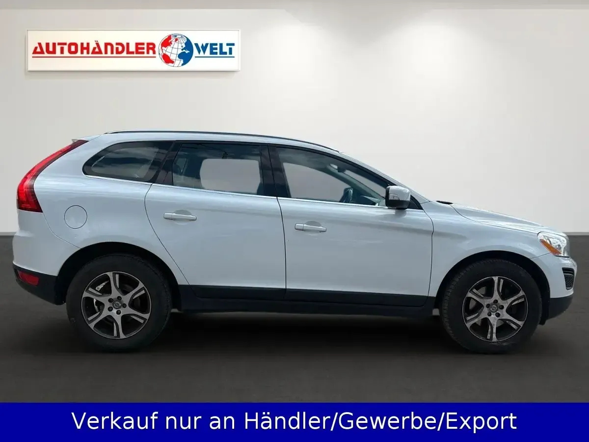 Gebraucht Volvo XC60 136 PS (100 kW) 2012 Ice white SUV