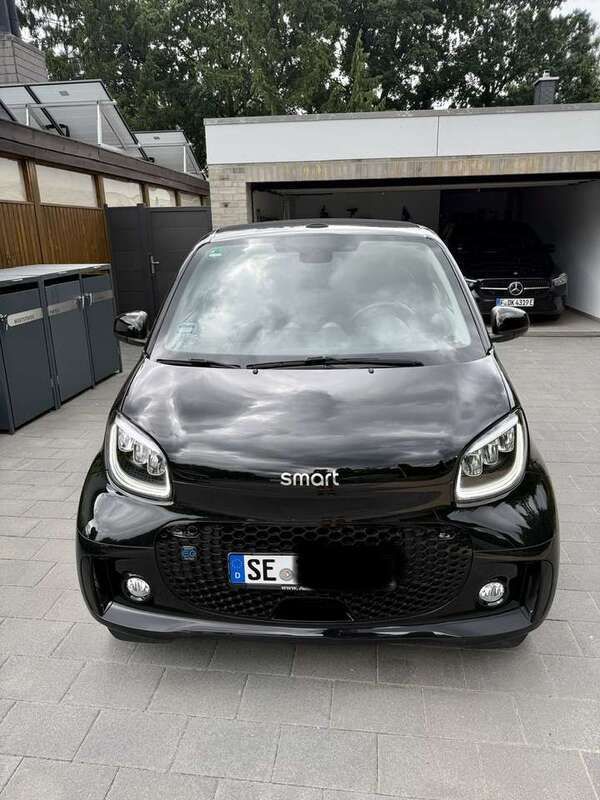 Schwarz Gebraucht 2020 Smart ForTwo Electric Drive Cabrio | 13.500 € (Etwas zu teuer) - Bild 1/4