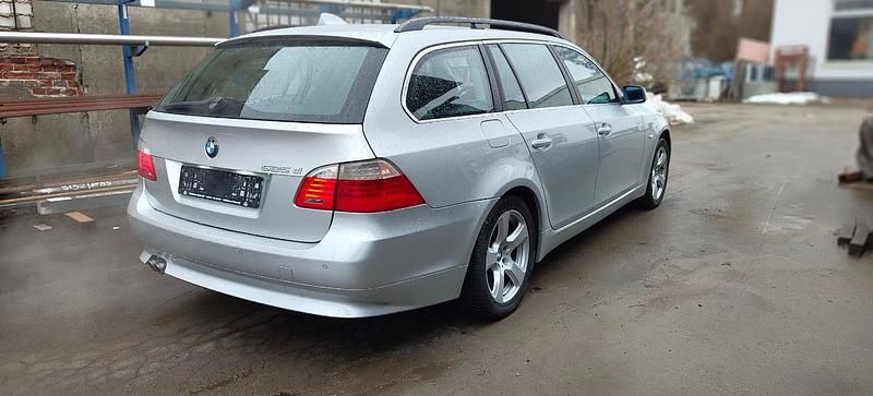 Gebraucht BMW 525 197 PS (144 kW) 2007 Silber Kombi