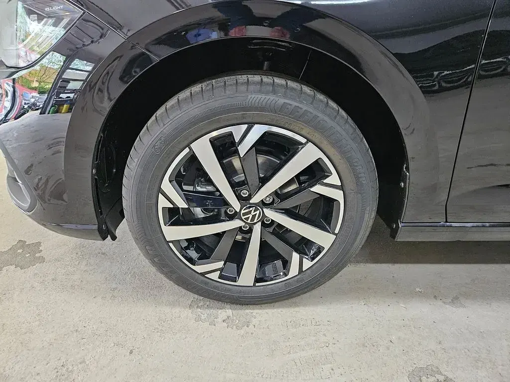 Gebraucht VW Polo Move 95 PS (69 kW) 2024 Schwarz Kleinwagen
