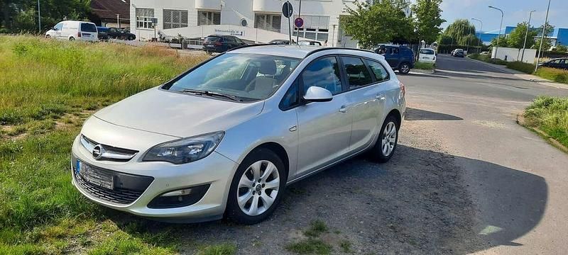 Gebraucht Opel Astra Selection 110 PS (80 kW) 2015 Grau Kombi