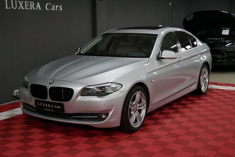 Silber Gebraucht 2010 BMW 530 Sport Line Limousine | 14.990 € (Fairer Preis) - Bild 1/4