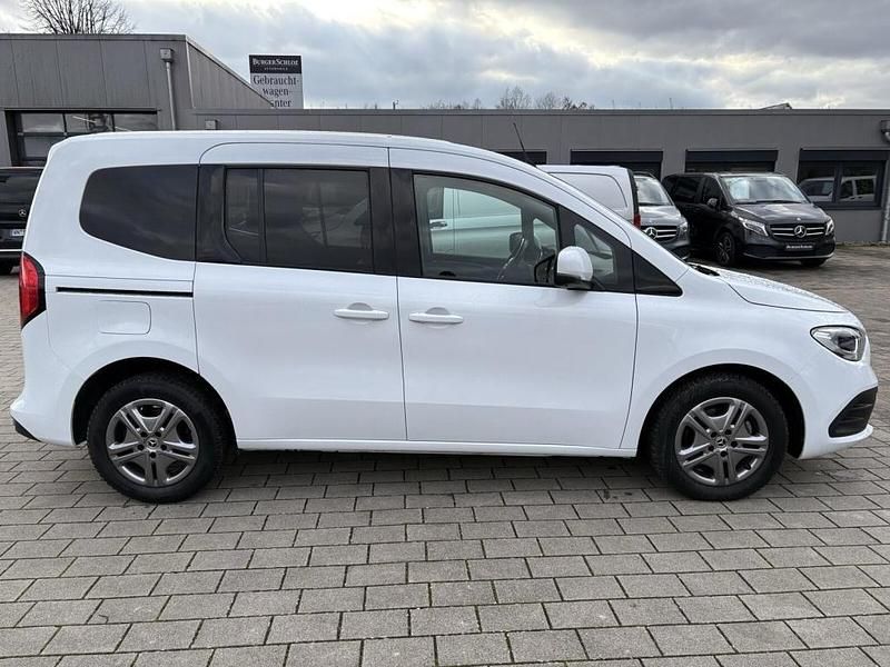 Gebraucht Mercedes T160 Style 95 PS (69 kW) 2022 Arktikweiß Van / Kleinbus