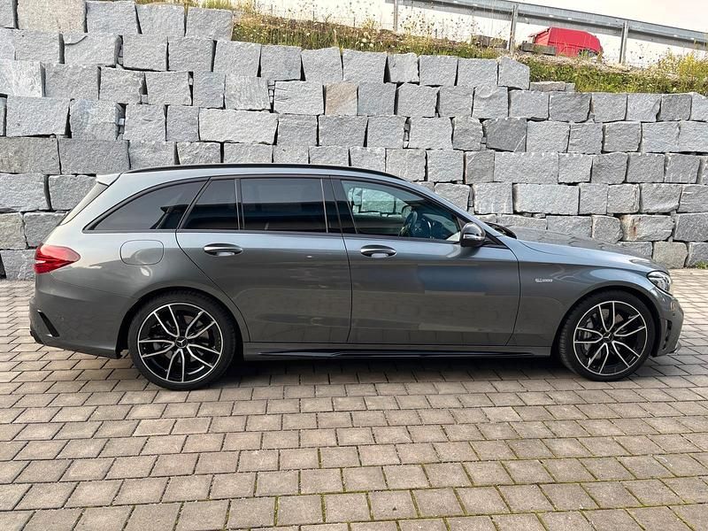 Grau Gebraucht 2019 Mercedes C43 AMG AMG Kombi | 37.500 € (Etwas zu teuer) - Bild 1/4