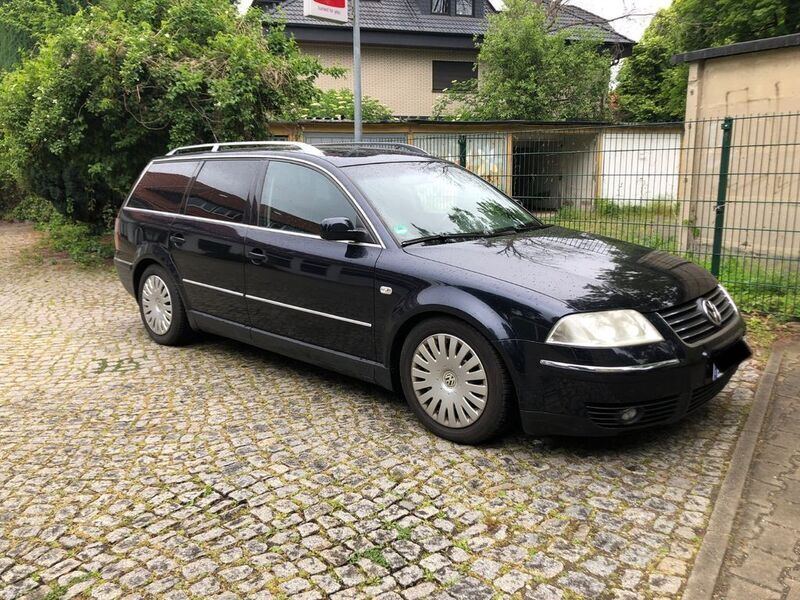Blau Gebraucht 2003 VW Passat Trendline Kombi | 2.500 € (Guter Preis) - Bild 1/4