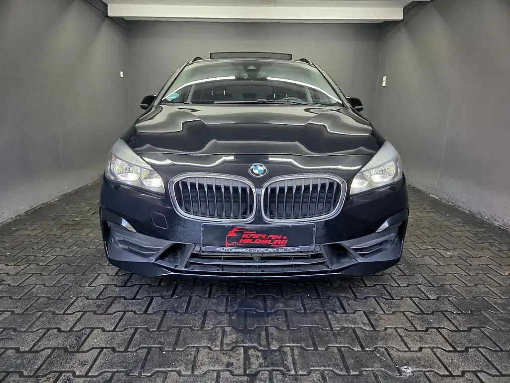 Gebraucht BMW 220 Active Tourer 192 PS (141 kW) 2019 Schwarz Van / Kleinbus